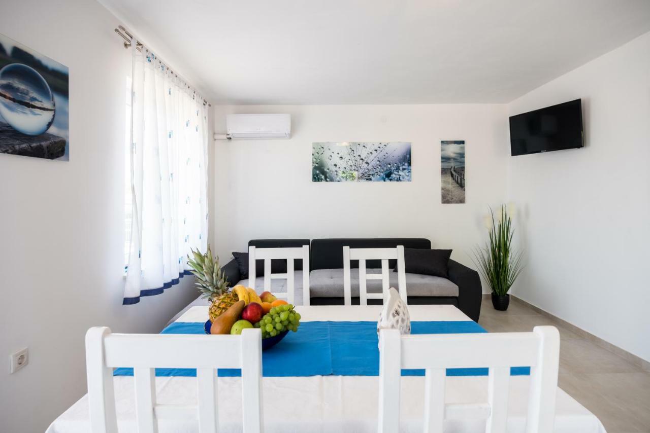 Dora Apartmán *